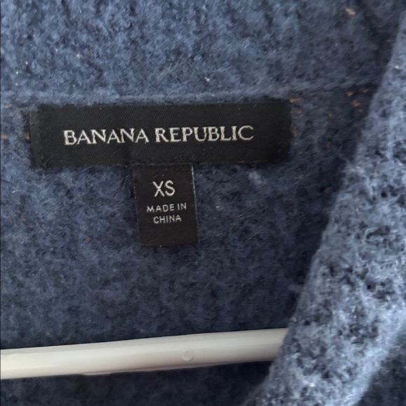 ❄️Banana Republic Black Turtleneck Sweater - Picture 2 of 4